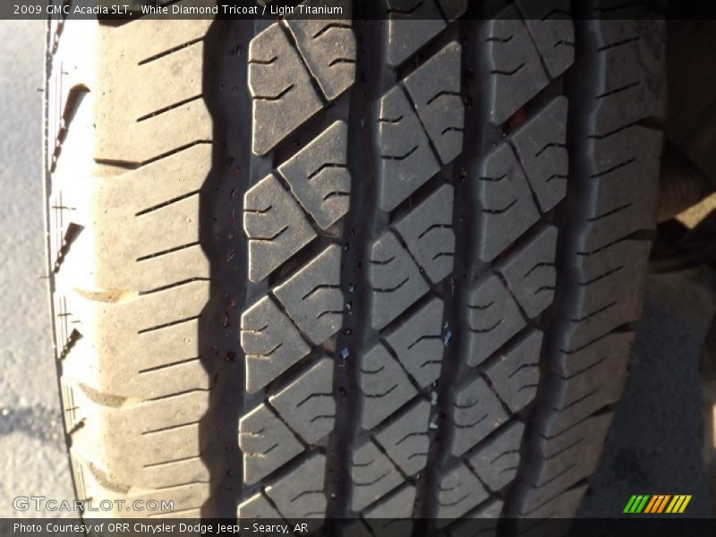 White Diamond Tricoat / Light Titanium 2009 GMC Acadia SLT