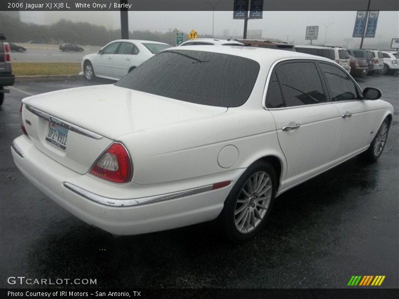 White Onyx / Barley 2006 Jaguar XJ XJ8 L