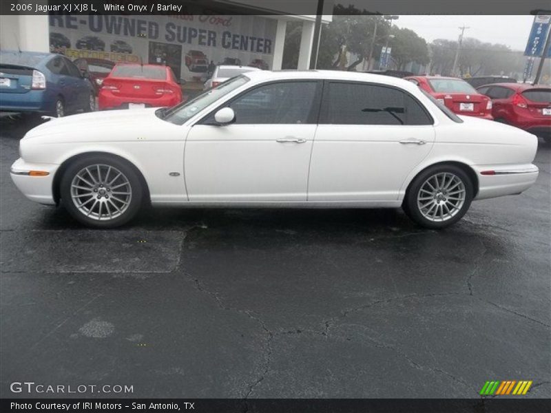 White Onyx / Barley 2006 Jaguar XJ XJ8 L