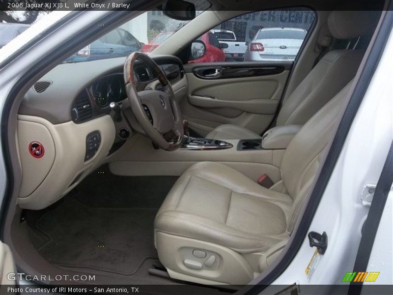  2006 XJ XJ8 L Barley Interior