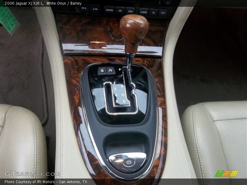  2006 XJ XJ8 L 6 Speed Automatic Shifter