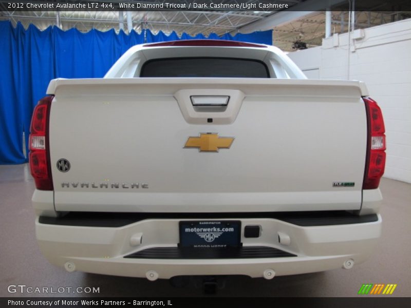 White Diamond Tricoat / Dark Cashmere/Light Cashmere 2012 Chevrolet Avalanche LTZ 4x4
