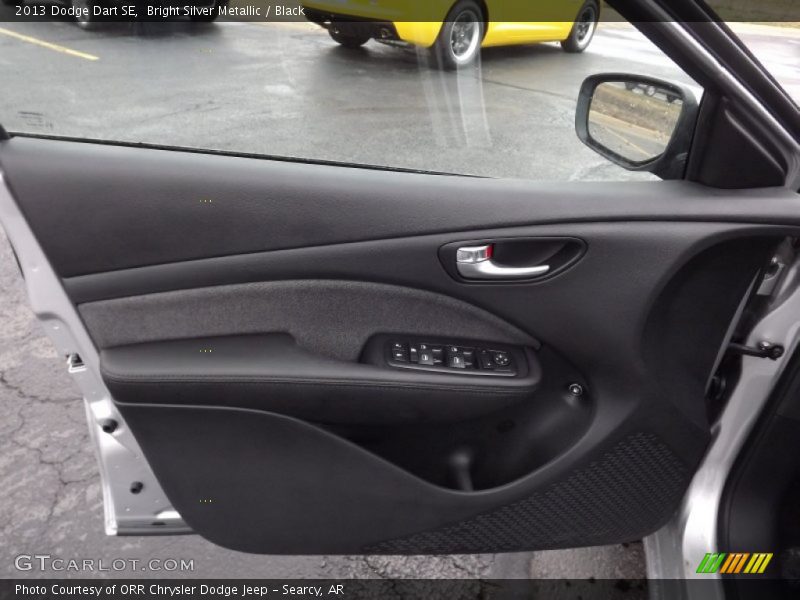 Bright Silver Metallic / Black 2013 Dodge Dart SE