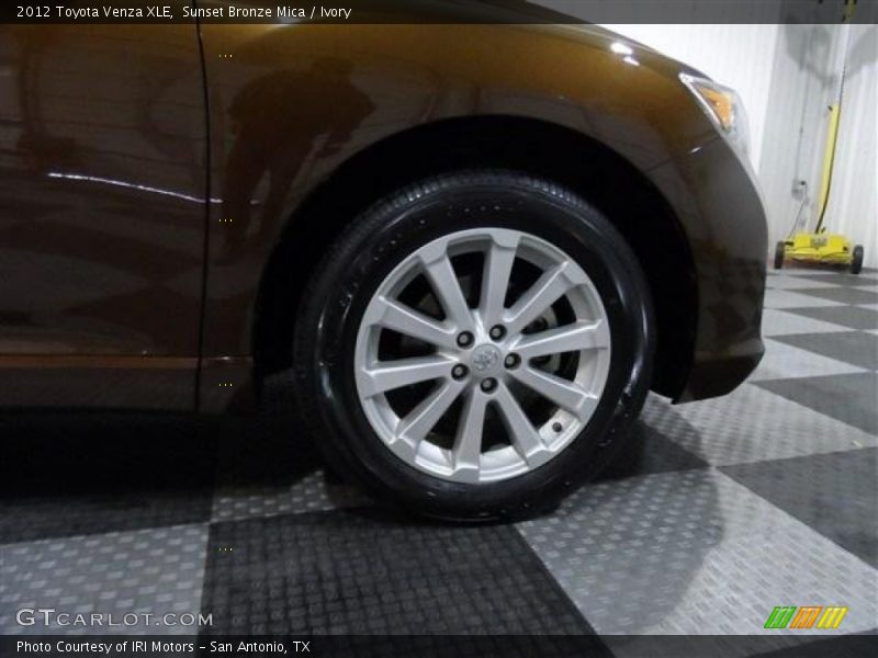 Sunset Bronze Mica / Ivory 2012 Toyota Venza XLE