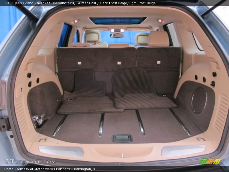  2012 Grand Cherokee Overland 4x4 Trunk