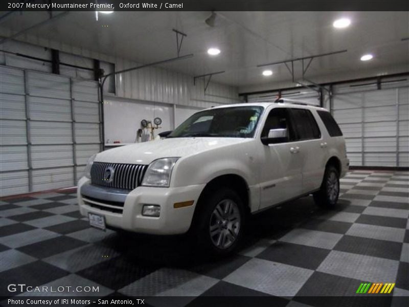 Oxford White / Camel 2007 Mercury Mountaineer Premier
