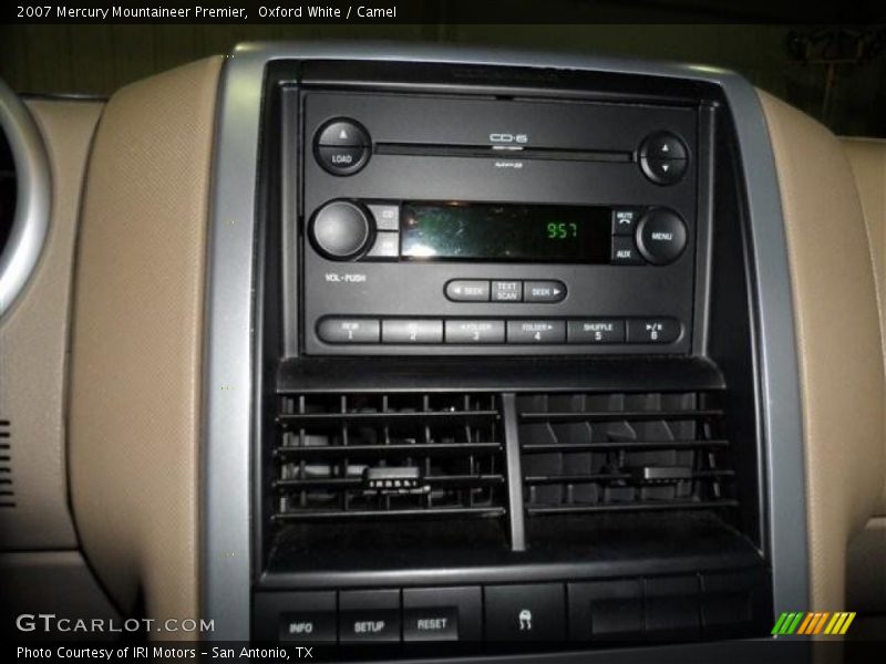 Oxford White / Camel 2007 Mercury Mountaineer Premier
