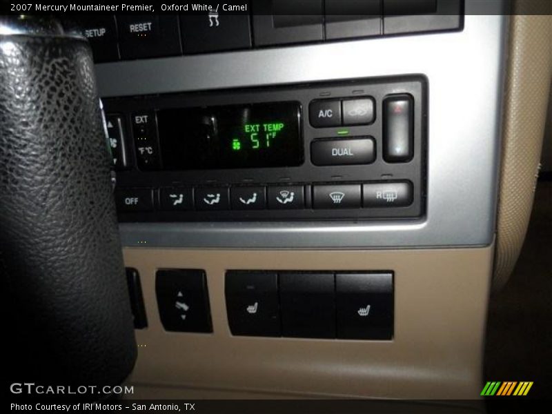 Oxford White / Camel 2007 Mercury Mountaineer Premier