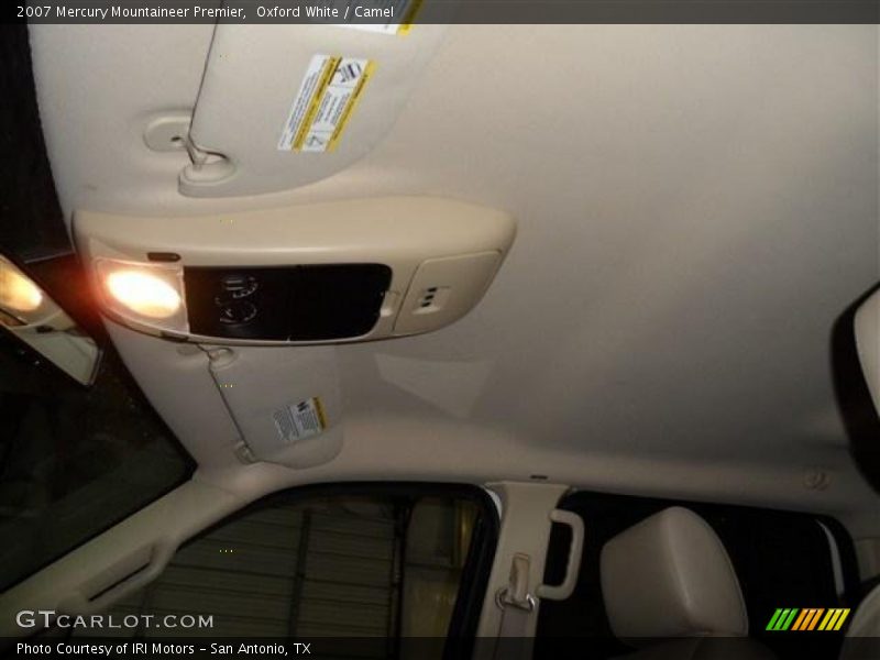 Oxford White / Camel 2007 Mercury Mountaineer Premier
