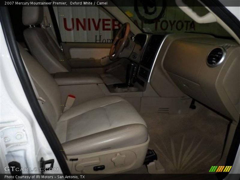 Oxford White / Camel 2007 Mercury Mountaineer Premier