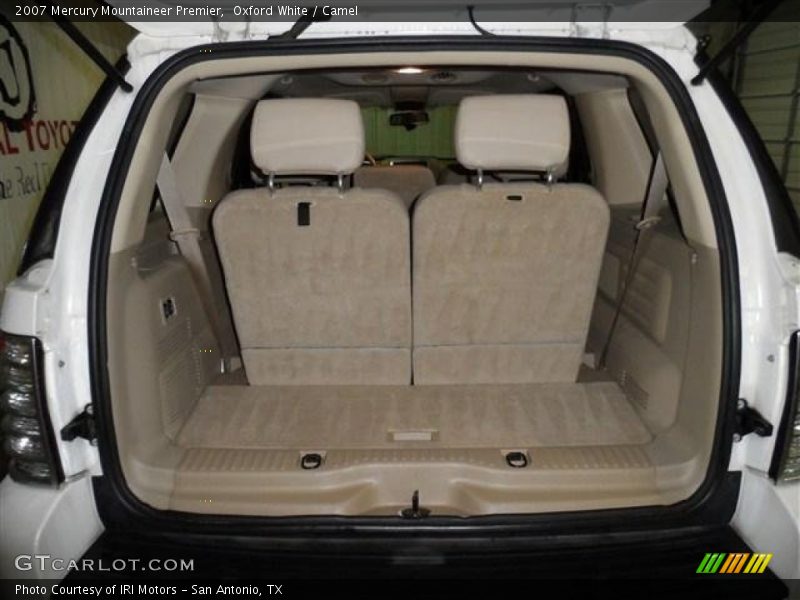 Oxford White / Camel 2007 Mercury Mountaineer Premier