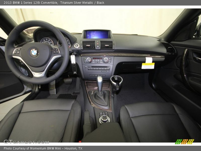 Dashboard of 2013 1 Series 128i Convertible