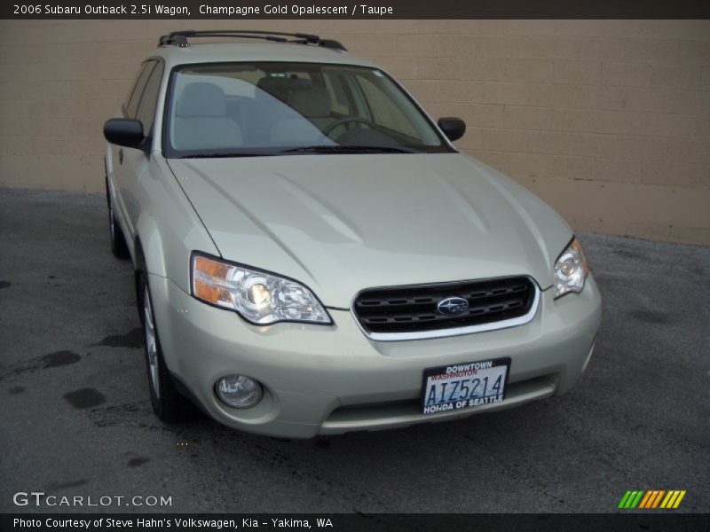 Champagne Gold Opalescent / Taupe 2006 Subaru Outback 2.5i Wagon