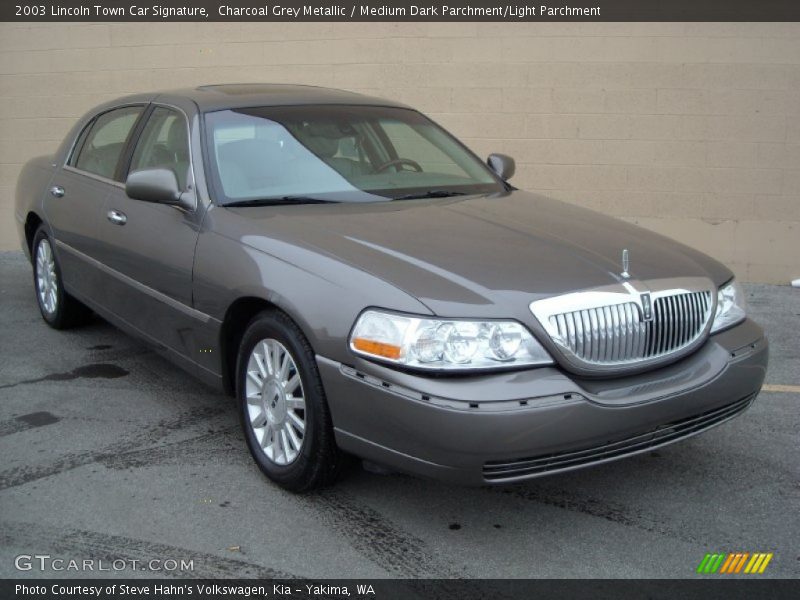 Charcoal Grey Metallic / Medium Dark Parchment/Light Parchment 2003 Lincoln Town Car Signature