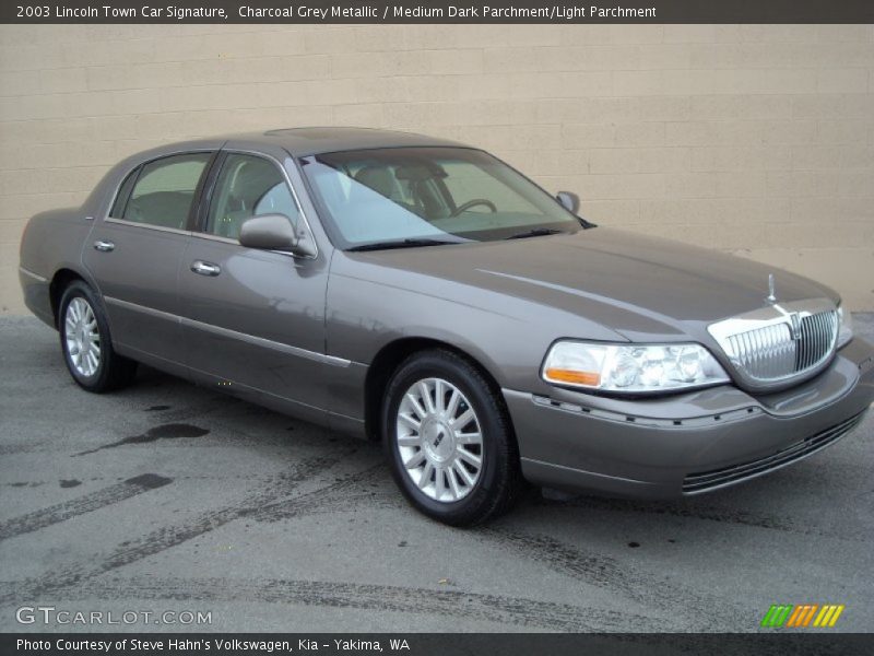 Charcoal Grey Metallic / Medium Dark Parchment/Light Parchment 2003 Lincoln Town Car Signature