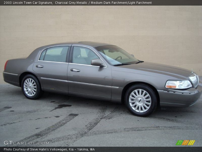 Charcoal Grey Metallic / Medium Dark Parchment/Light Parchment 2003 Lincoln Town Car Signature