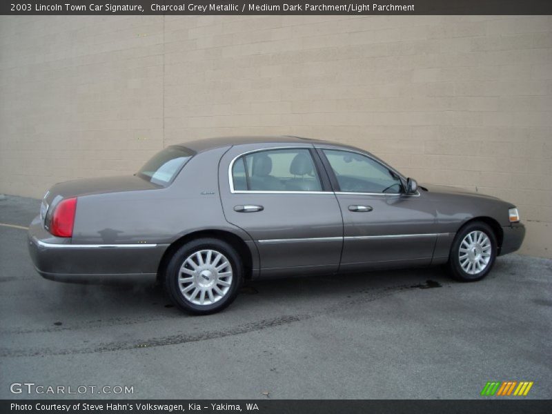 Charcoal Grey Metallic / Medium Dark Parchment/Light Parchment 2003 Lincoln Town Car Signature