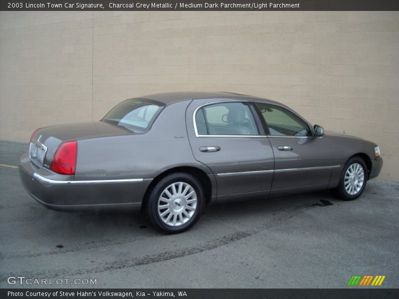 Charcoal Grey Metallic / Medium Dark Parchment/Light Parchment 2003 Lincoln Town Car Signature