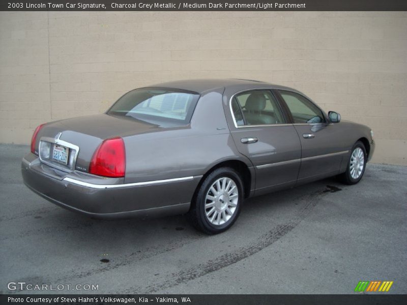 Charcoal Grey Metallic / Medium Dark Parchment/Light Parchment 2003 Lincoln Town Car Signature