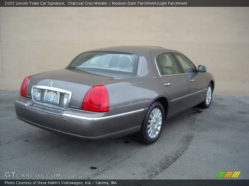 Charcoal Grey Metallic / Medium Dark Parchment/Light Parchment 2003 Lincoln Town Car Signature