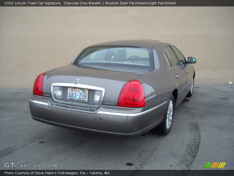 Charcoal Grey Metallic / Medium Dark Parchment/Light Parchment 2003 Lincoln Town Car Signature