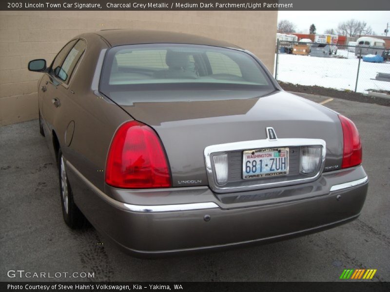 Charcoal Grey Metallic / Medium Dark Parchment/Light Parchment 2003 Lincoln Town Car Signature
