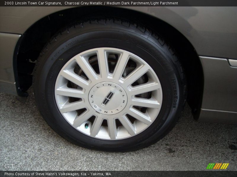 Charcoal Grey Metallic / Medium Dark Parchment/Light Parchment 2003 Lincoln Town Car Signature
