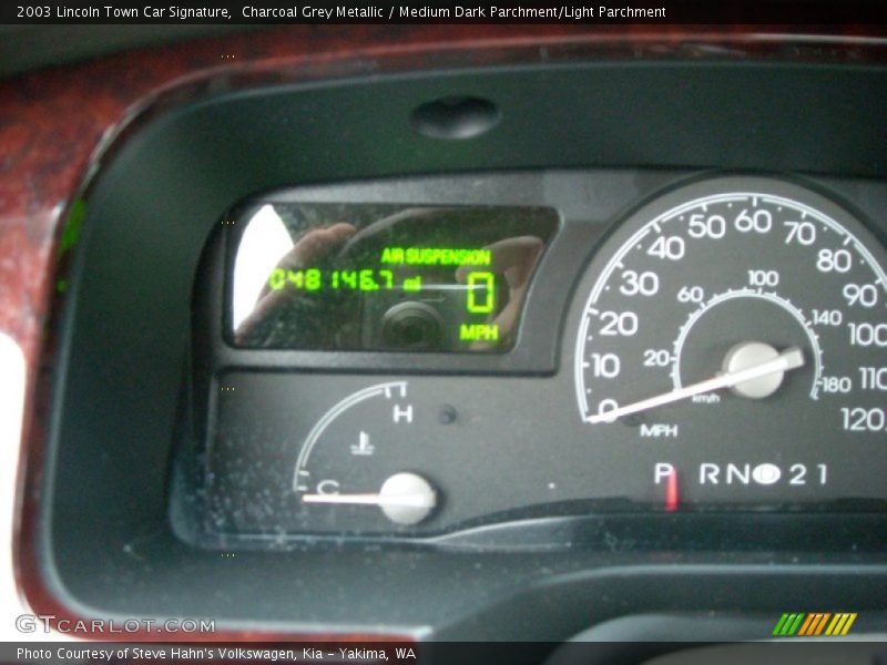 Charcoal Grey Metallic / Medium Dark Parchment/Light Parchment 2003 Lincoln Town Car Signature