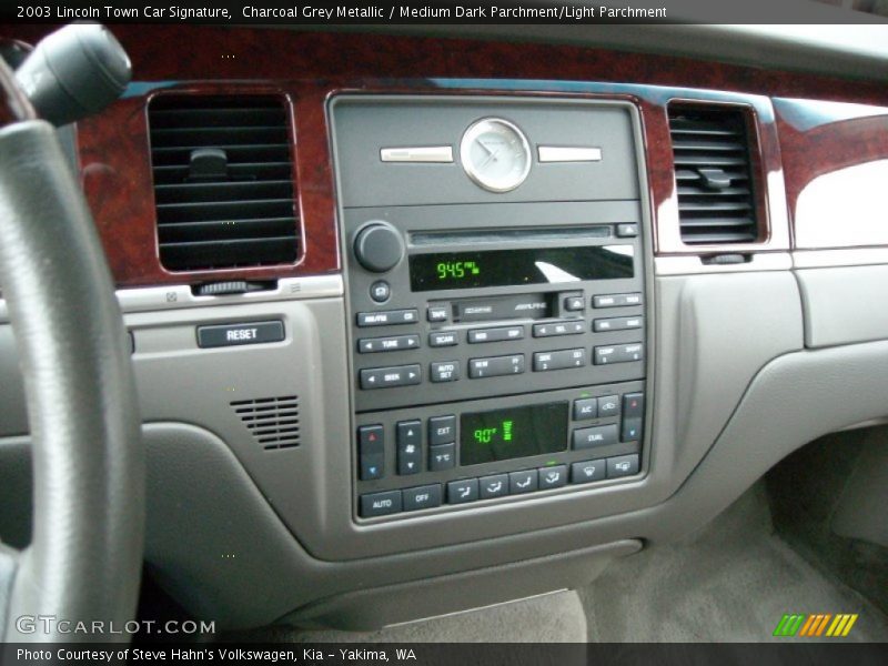 Charcoal Grey Metallic / Medium Dark Parchment/Light Parchment 2003 Lincoln Town Car Signature