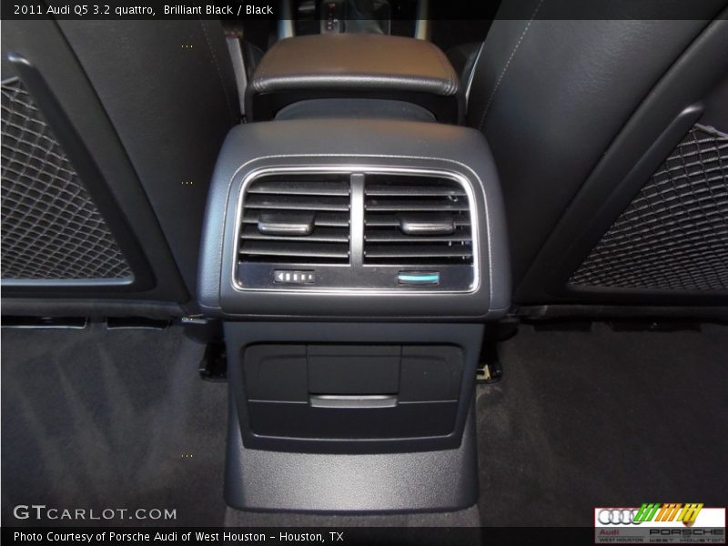 Brilliant Black / Black 2011 Audi Q5 3.2 quattro