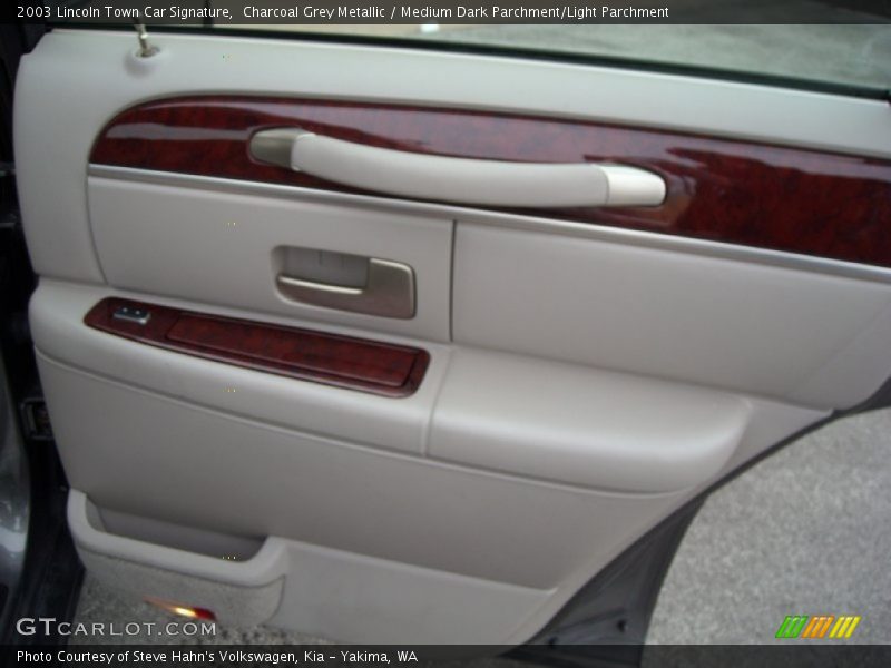 Charcoal Grey Metallic / Medium Dark Parchment/Light Parchment 2003 Lincoln Town Car Signature