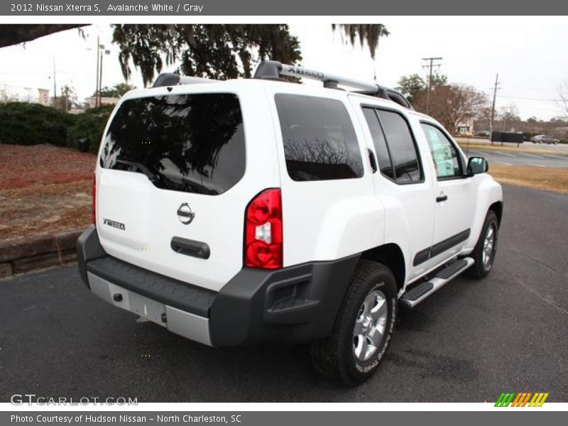 Avalanche White / Gray 2012 Nissan Xterra S