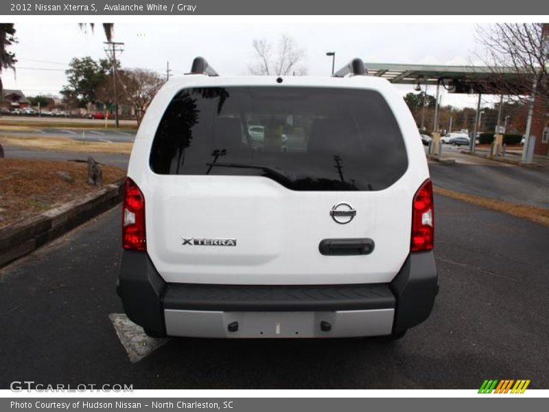 Avalanche White / Gray 2012 Nissan Xterra S
