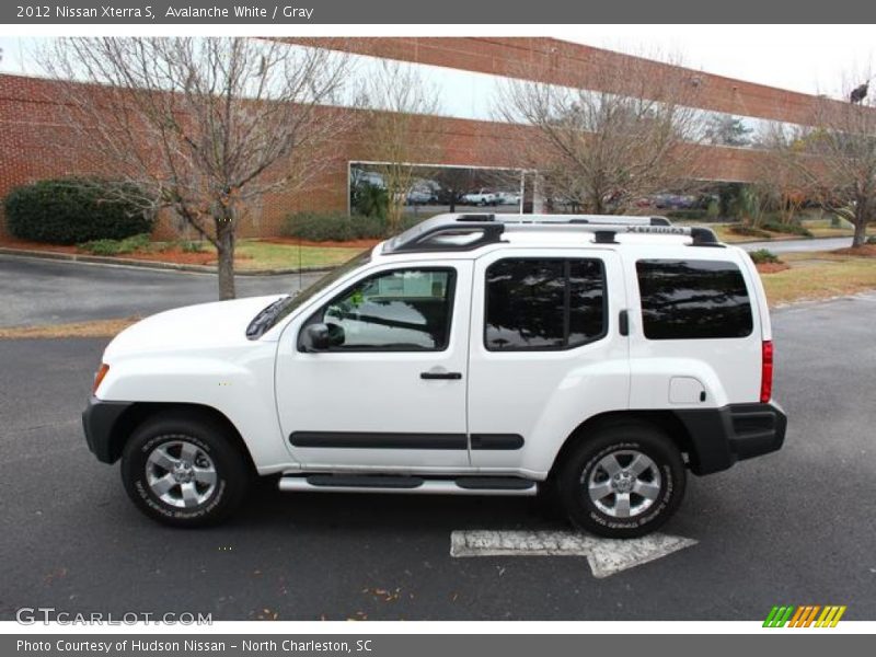 Avalanche White / Gray 2012 Nissan Xterra S