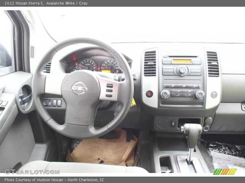 Avalanche White / Gray 2012 Nissan Xterra S