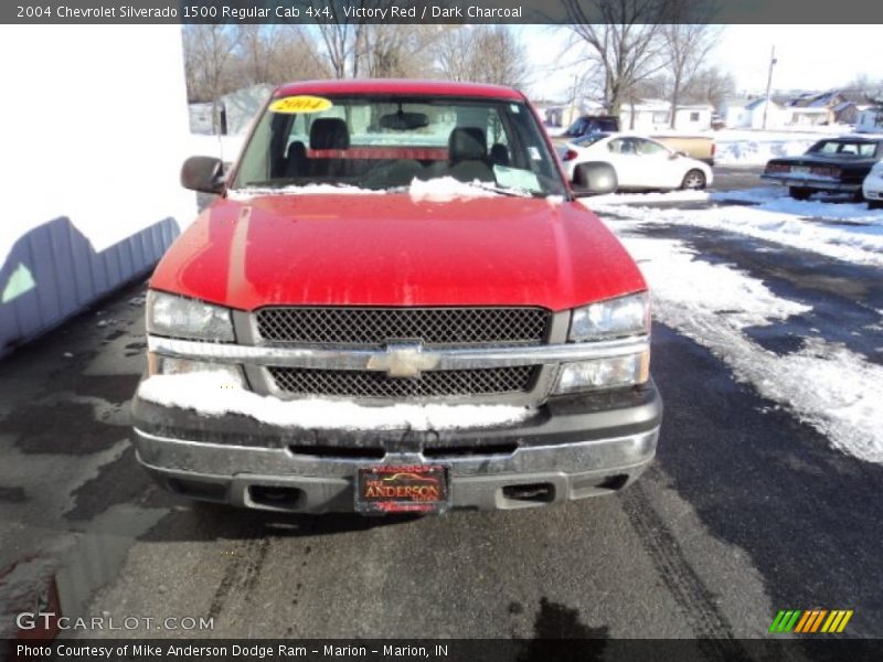 Victory Red / Dark Charcoal 2004 Chevrolet Silverado 1500 Regular Cab 4x4