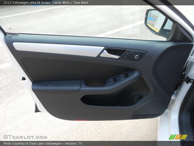 Candy White / Titan Black 2013 Volkswagen Jetta SE Sedan