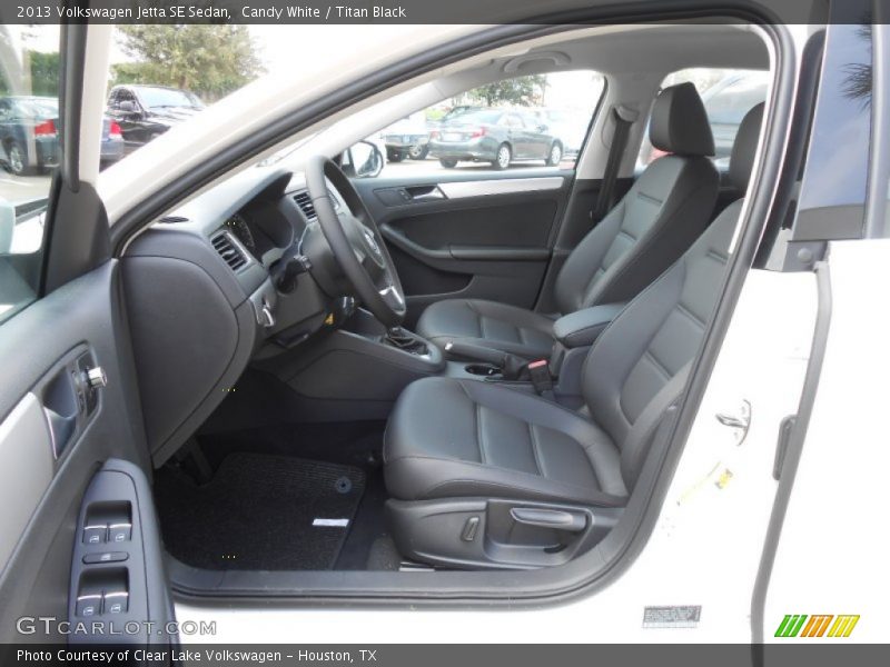Candy White / Titan Black 2013 Volkswagen Jetta SE Sedan