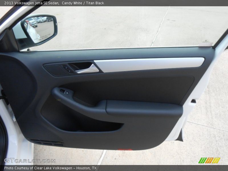 Candy White / Titan Black 2013 Volkswagen Jetta SE Sedan