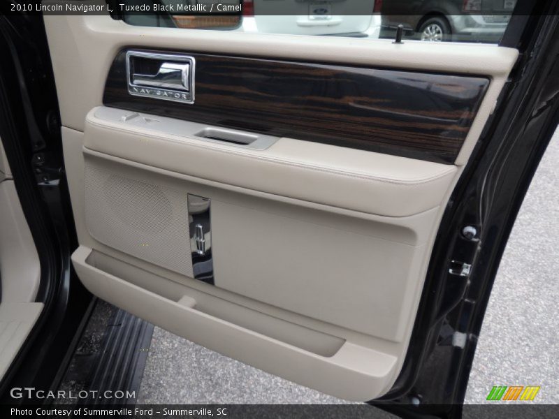 Tuxedo Black Metallic / Camel 2010 Lincoln Navigator L