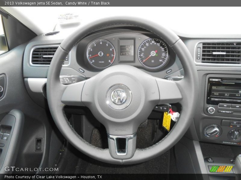 Candy White / Titan Black 2013 Volkswagen Jetta SE Sedan