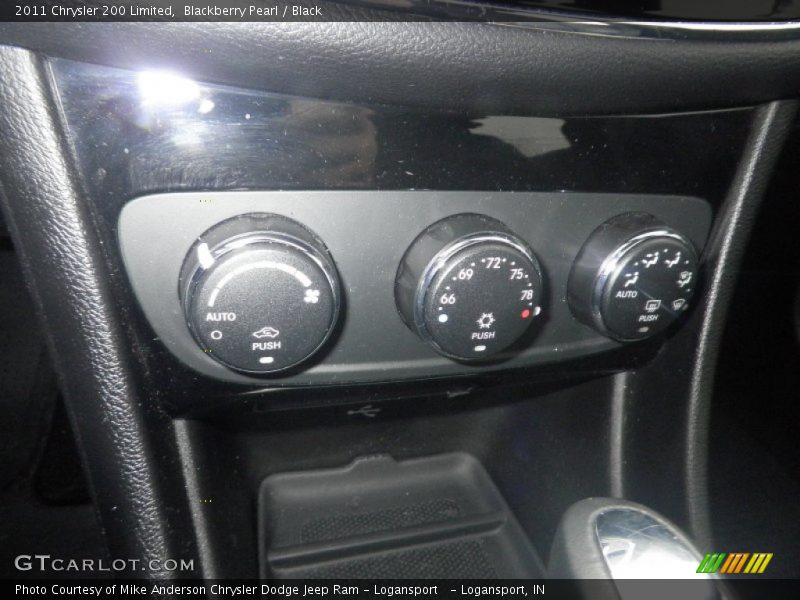 Blackberry Pearl / Black 2011 Chrysler 200 Limited