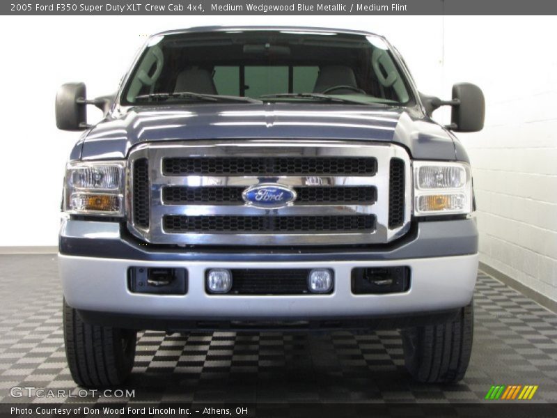 Medium Wedgewood Blue Metallic / Medium Flint 2005 Ford F350 Super Duty XLT Crew Cab 4x4