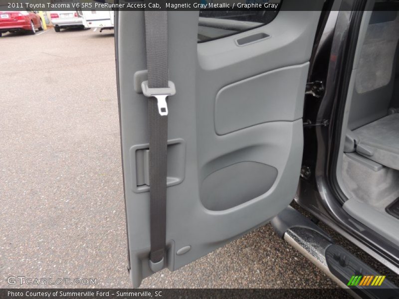 Magnetic Gray Metallic / Graphite Gray 2011 Toyota Tacoma V6 SR5 PreRunner Access Cab