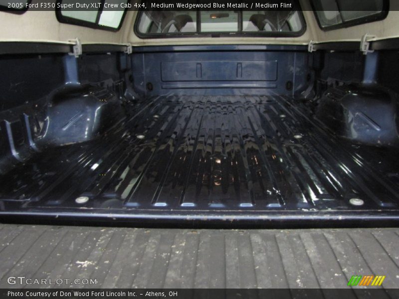 Medium Wedgewood Blue Metallic / Medium Flint 2005 Ford F350 Super Duty XLT Crew Cab 4x4