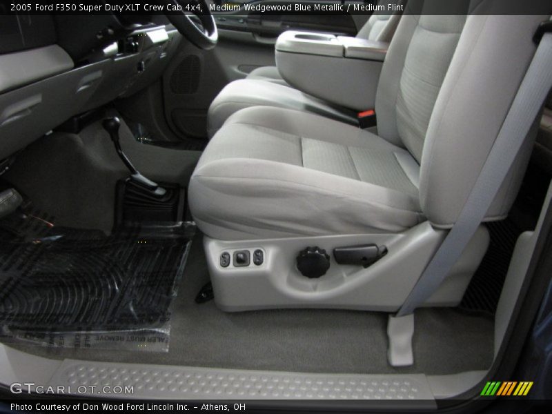 Medium Wedgewood Blue Metallic / Medium Flint 2005 Ford F350 Super Duty XLT Crew Cab 4x4