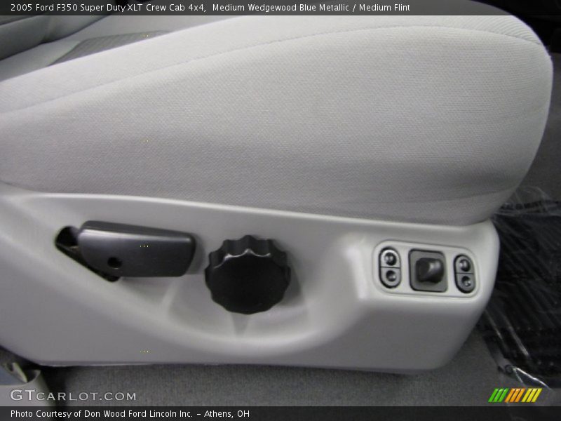 Medium Wedgewood Blue Metallic / Medium Flint 2005 Ford F350 Super Duty XLT Crew Cab 4x4