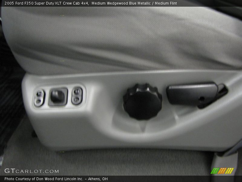 Medium Wedgewood Blue Metallic / Medium Flint 2005 Ford F350 Super Duty XLT Crew Cab 4x4