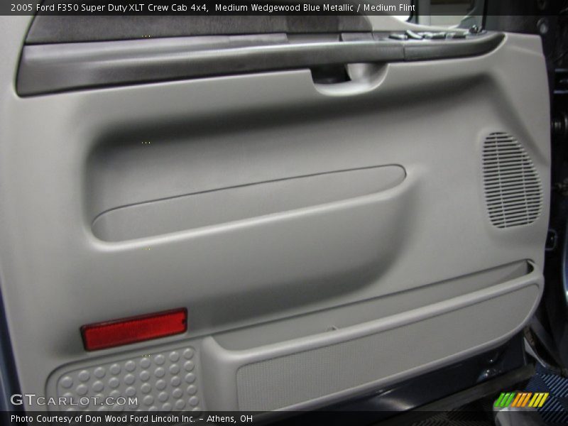 Medium Wedgewood Blue Metallic / Medium Flint 2005 Ford F350 Super Duty XLT Crew Cab 4x4