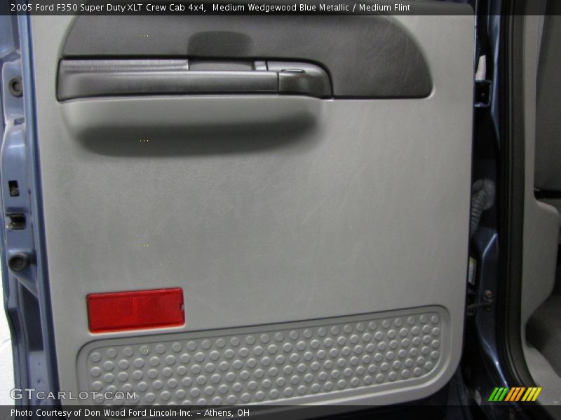 Medium Wedgewood Blue Metallic / Medium Flint 2005 Ford F350 Super Duty XLT Crew Cab 4x4